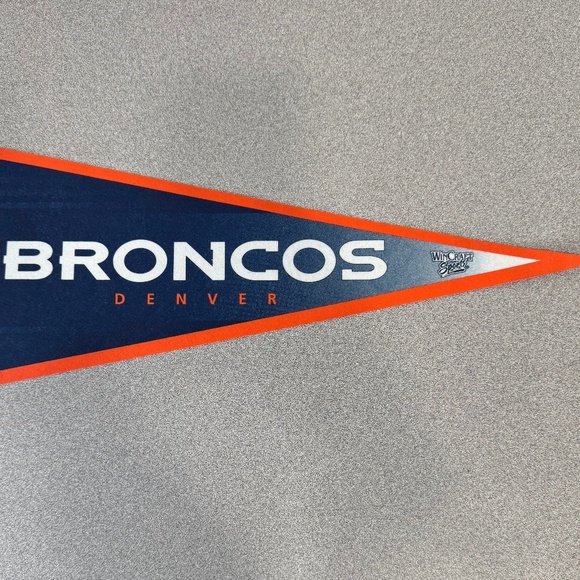 Denver Broncos Pennant Flag - Picture 4 of 7